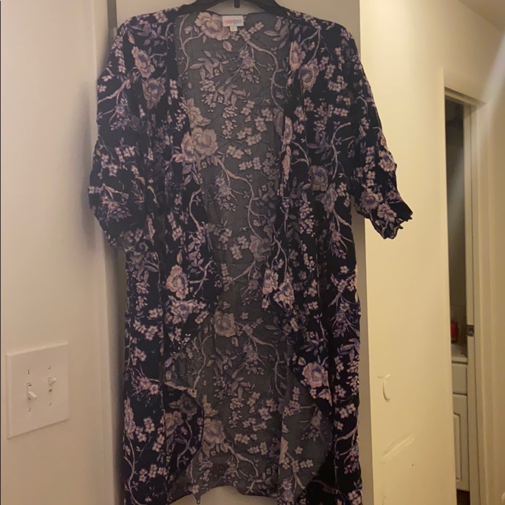 Large Lularoe floral Lindsay kimono
